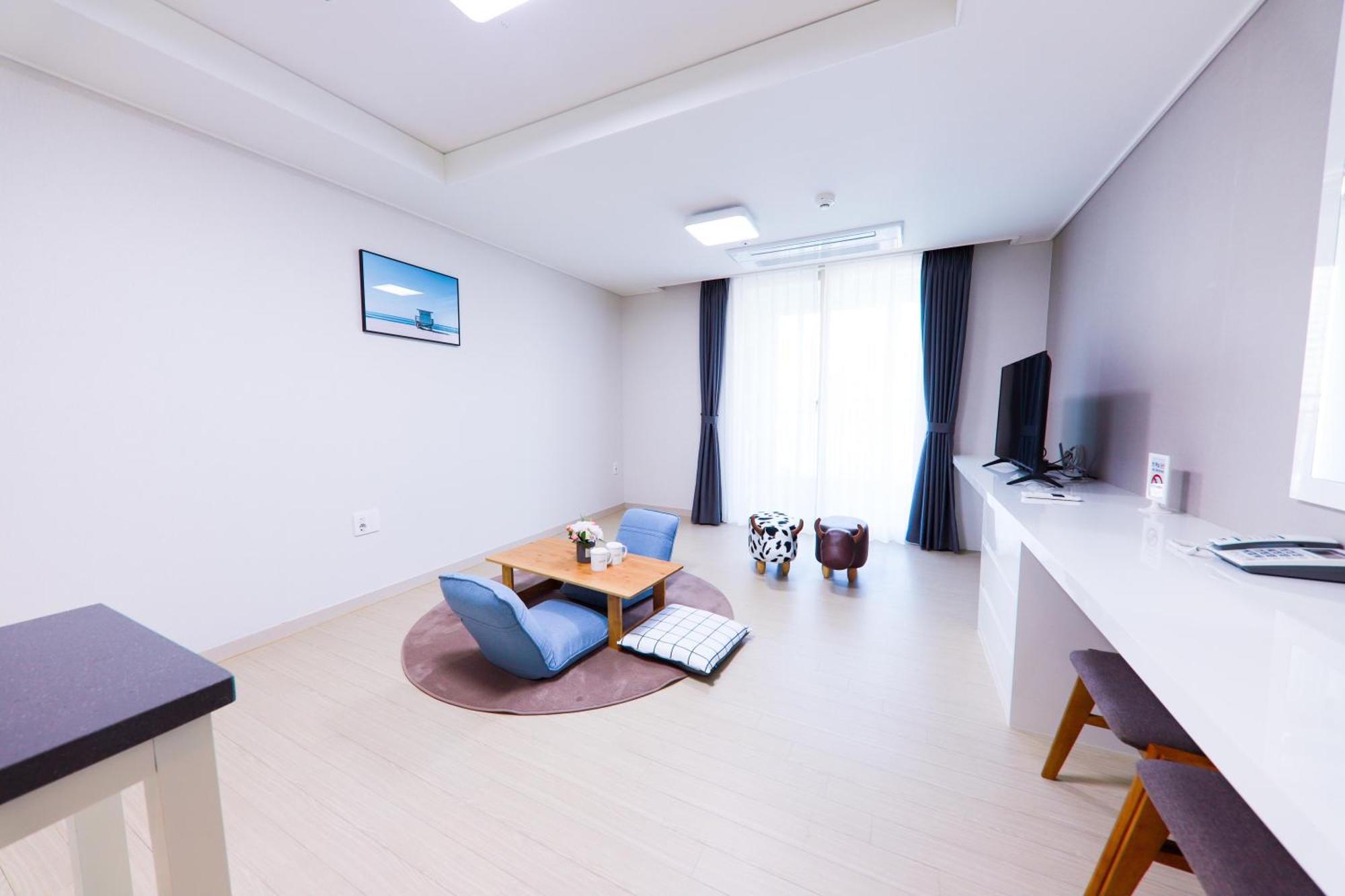 Geoje Leein Stay Hotel Exterior photo